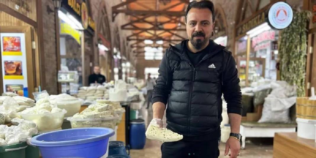 Sezon erken açıldı, yağışlar bereket getirdi! Taze otlu peynir 400 TL’ye tezgahta 3